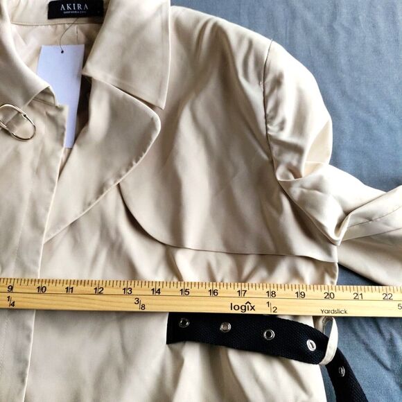 Akira Women M Taupe Crop Trench Jacket Black/Taupe Studded Straps NWT MSRP $80 - Picture 7 of 10